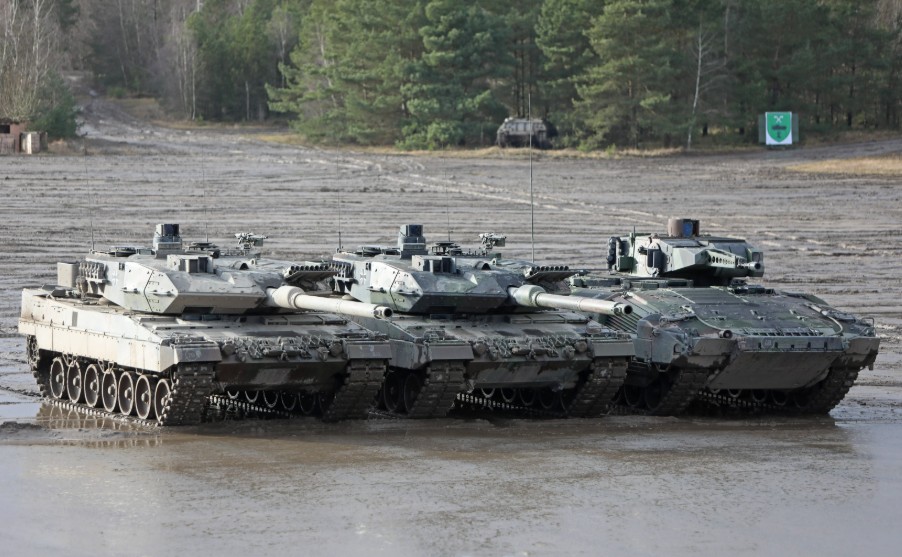 NEXT-GEN MAIN BATTLE TANKS: EVOLUTIONARY SURVIVAL IN THE AGE OF ASYMMETRIC THREATS