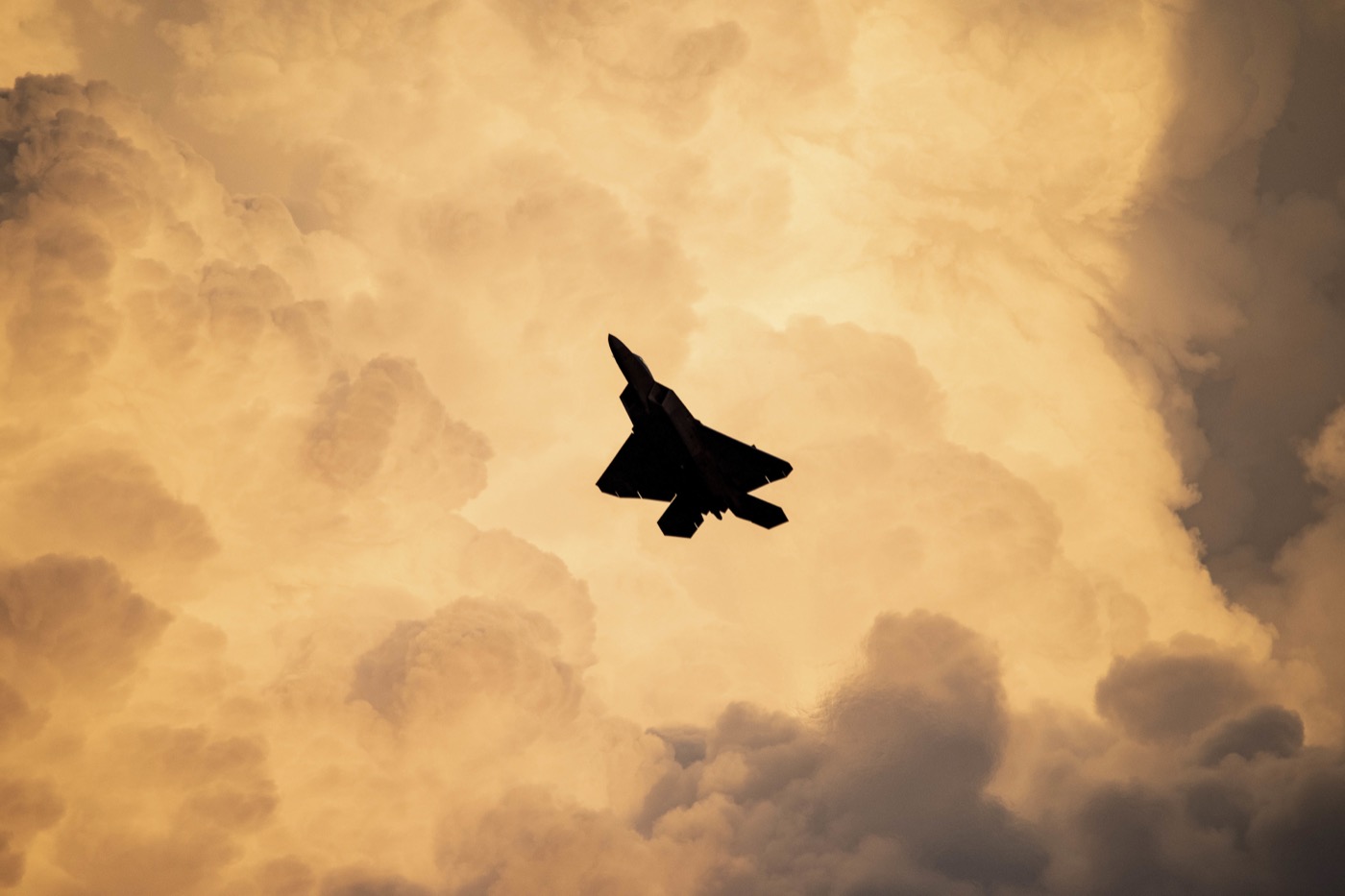 How AESA Radar Works and Why Every Modern Fighter Wants One