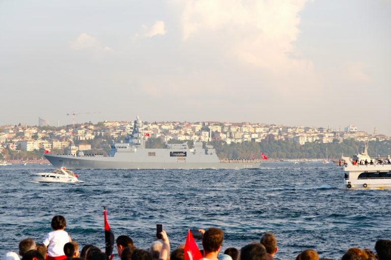 US Navy Evaluates Japanese, South Korean and Turkish Frigates to Replace Constellation