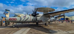 طائرة E-2D Advanced Hawkeye ومواصفاتها ورادارها وتكلفتها ومشغّلوها