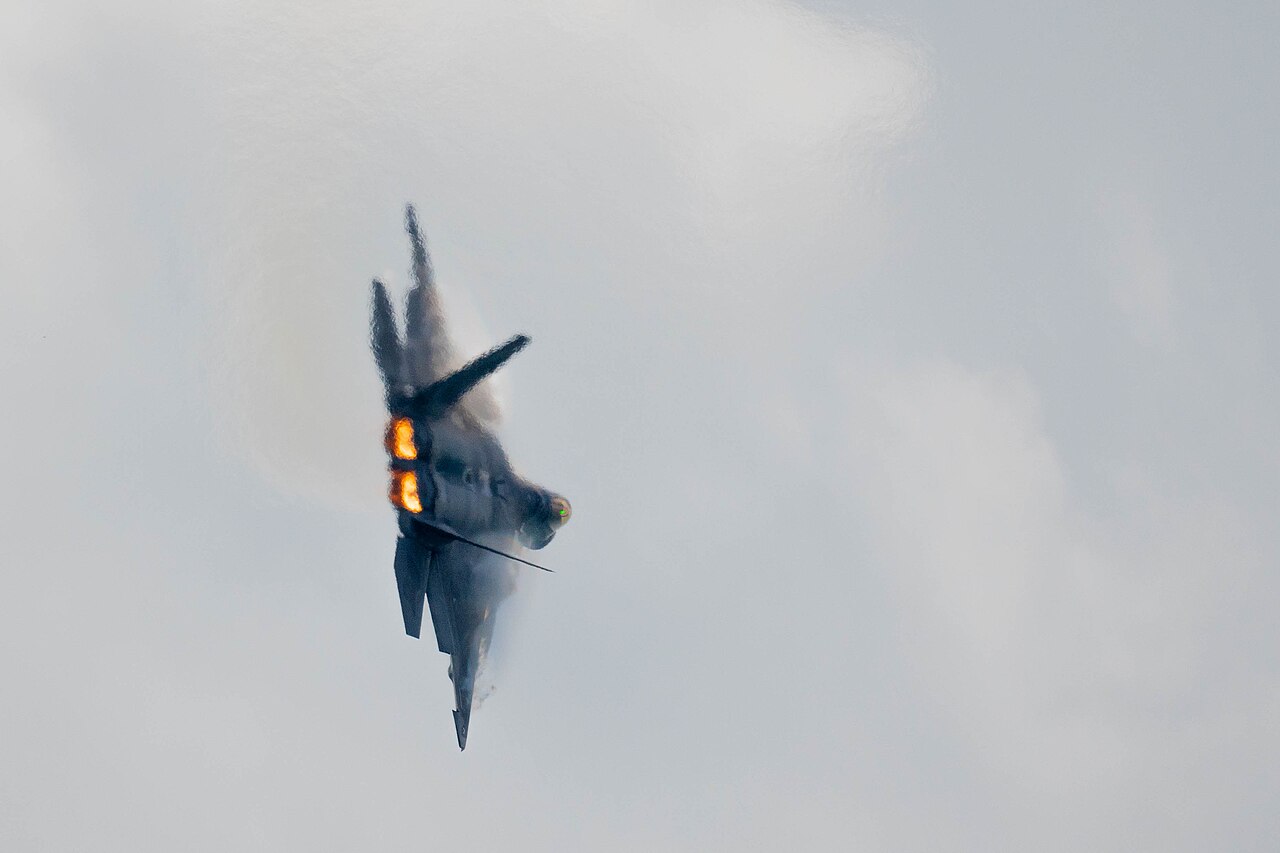 F-47 vs F-22: Is the New Fighter Really Better Than the Raptor?