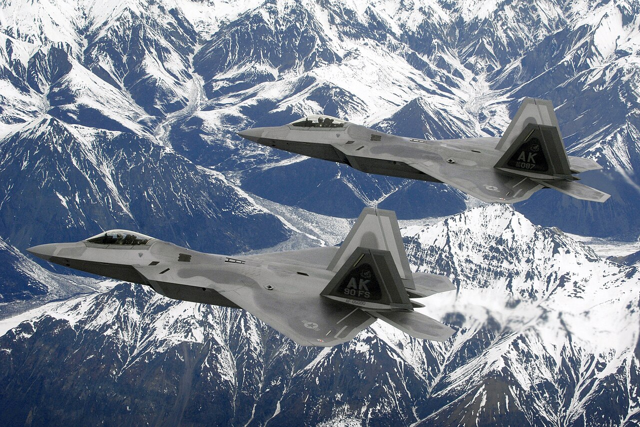 F-47 vs Su-57: How America’s New Fighter Compares With Russia’s Felon