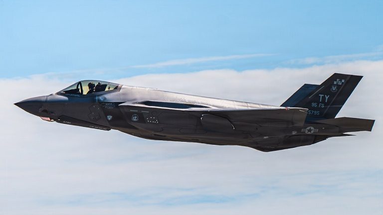 كم يبلغ سعر F-35؟ التكلفة بحسب النسخة وساعة الطيران