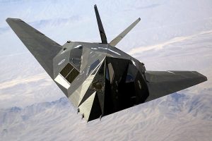 F-117“夜鹰”隐身攻击机