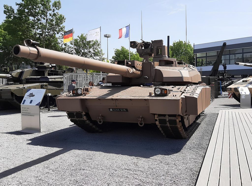Leclerc XLR Tankı Özellikleri, Yükseltmeleri ve Operatörleri