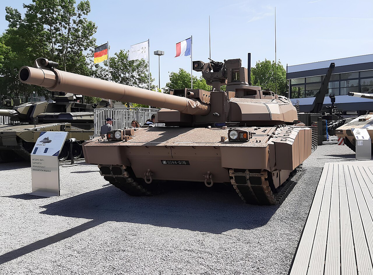 Leclerc XLR Tankı Özellikleri, Yükseltmeleri ve Operatörleri