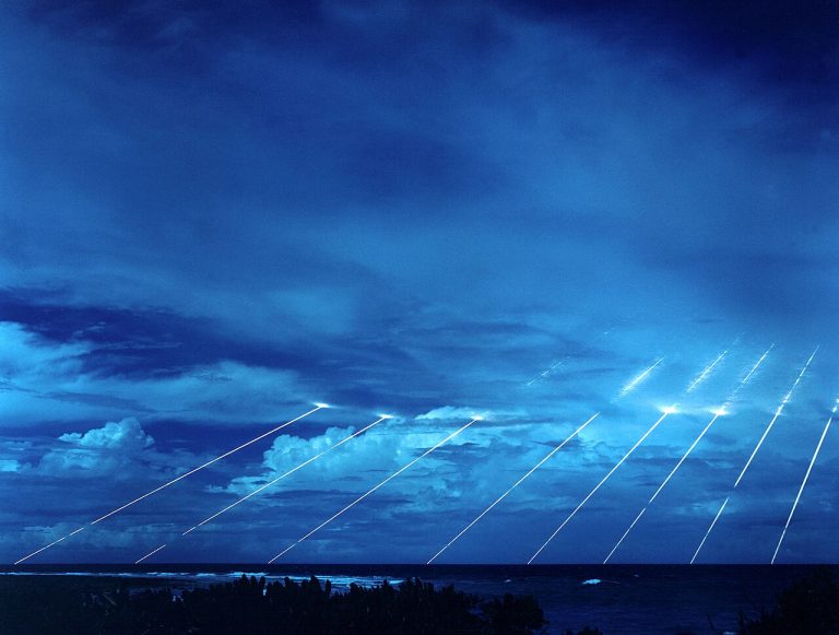 MIRV and MaRV Warheads Explained, How One Missile Hits Many Targets