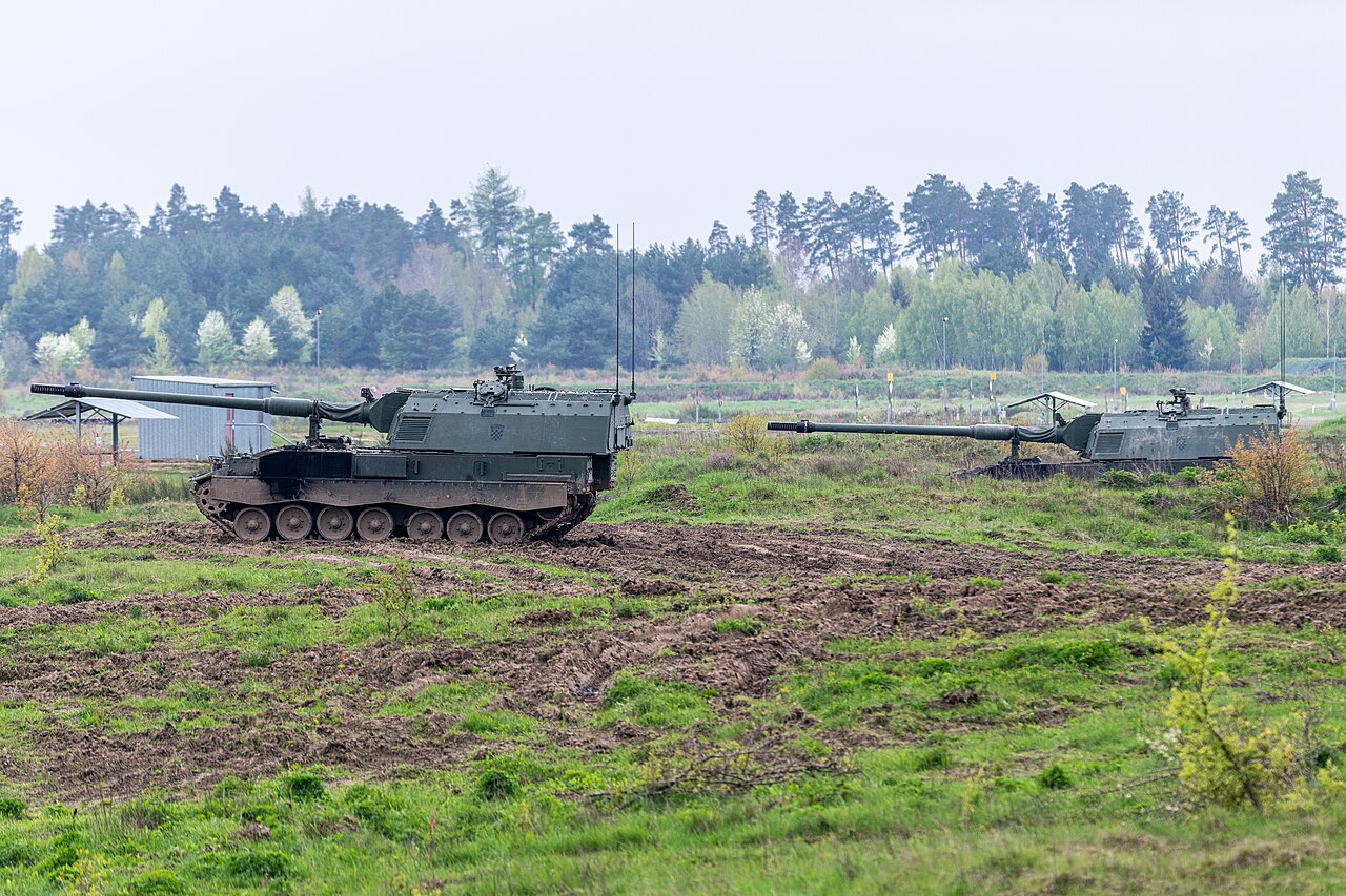 PzH 2000 Specs, Variants, Cost and Operators