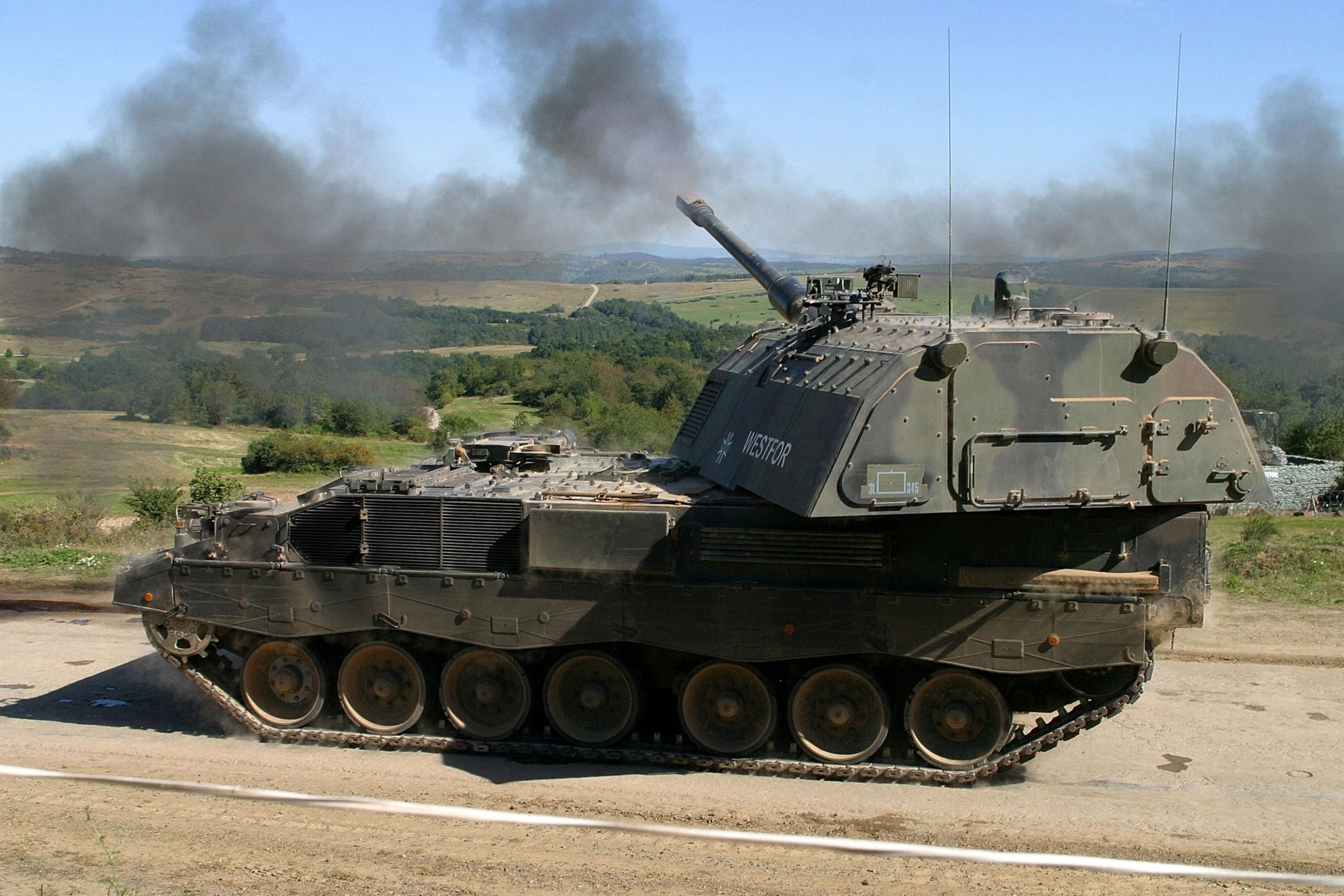 Panzerhaubitze 2000