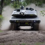 مواصفات KF51 Panther، مدفع 130mm والنسخ والمشغلون