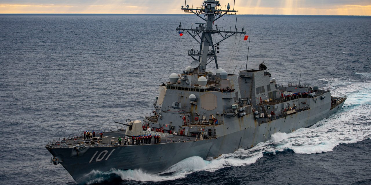 US Navy Destroyers and Cruisers: Arleigh Burke, Zumwalt, Ticonderoga
