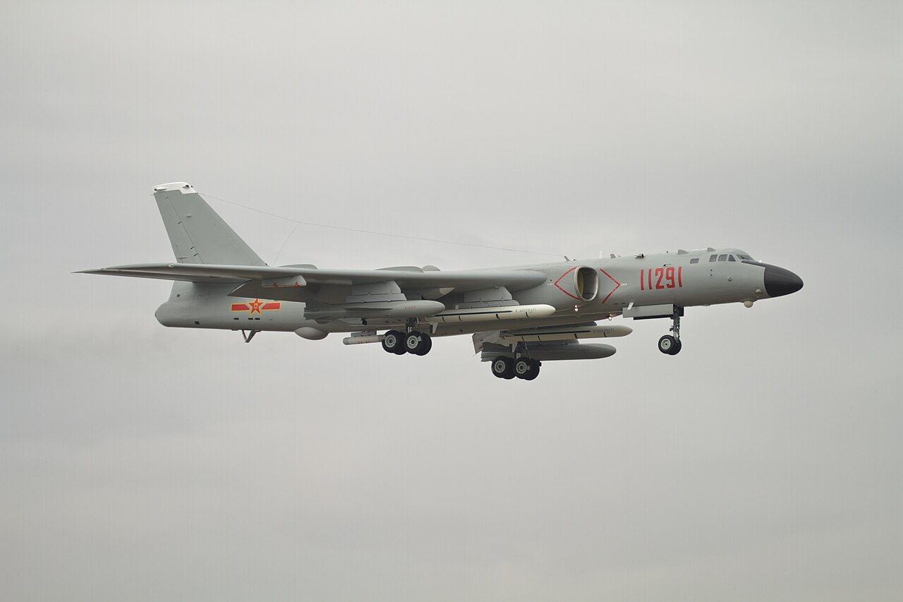 Бомбардировщик H-6K, характеристики, дальность, вооружение и модификации