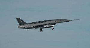 F-22 Pilotu YFQ-44A Fury İnsansız Savaş Uçağını İlk Kez Havada Komuta Etti