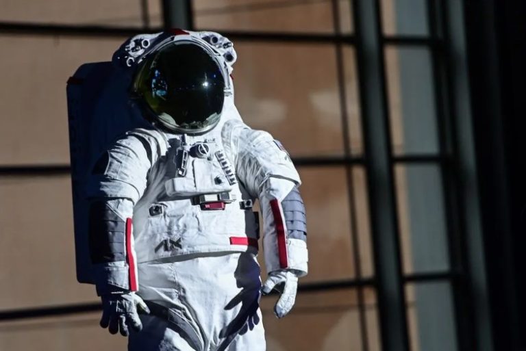 Artemis in Jeopardy? NASA Watchdog Warns Next-Gen Spacesuits May Face Severe Delays